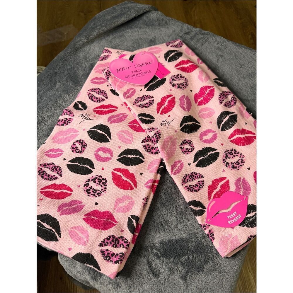 Betsey Johnson Pink Lip Print Kitchen Towels - 2 Pack